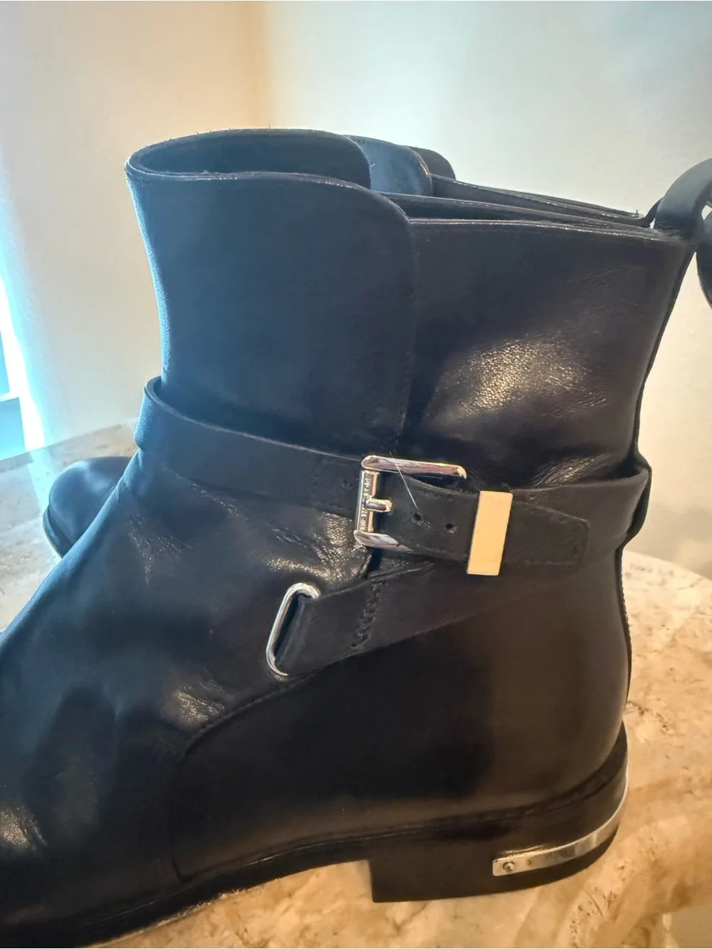 Micheal Kors Women’s Black Leather Ankle Boots with Buckle Strap size 8 1/2